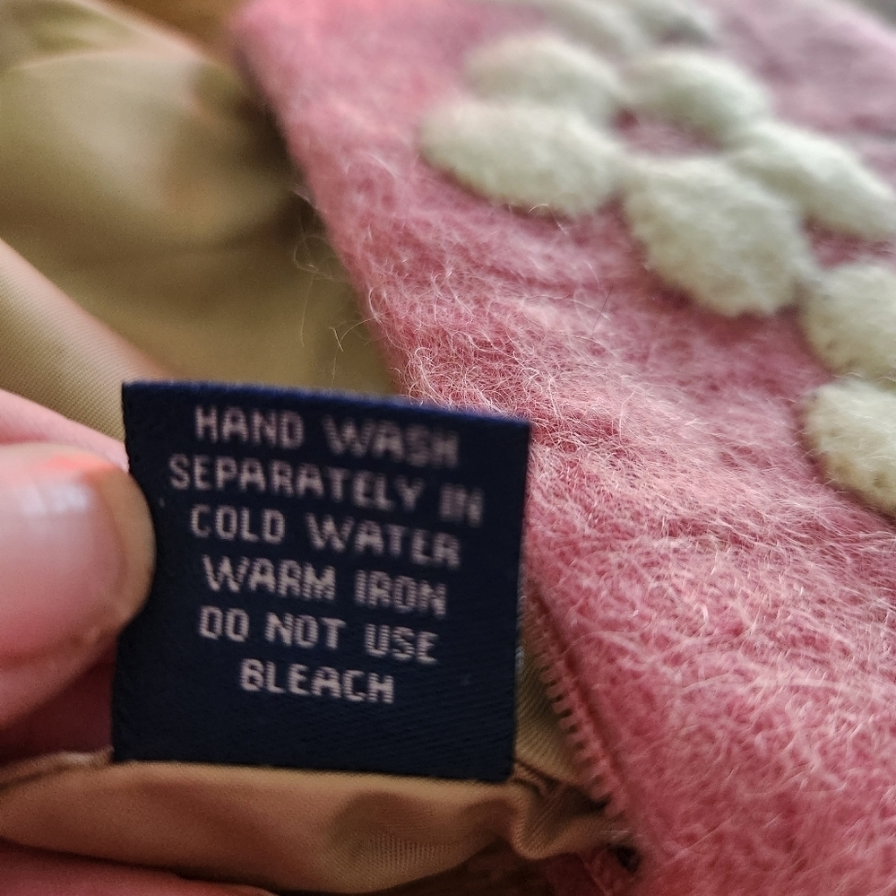 BNB PINK 100% WOOL FLOWER COIN PURSE - Picture 4 of 6